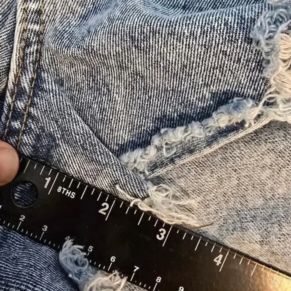 Shein‎ Curve Women's Plus Distressed Asymmetrical Button Cut Off Jean Shorts 1X - Picture 10 of 10